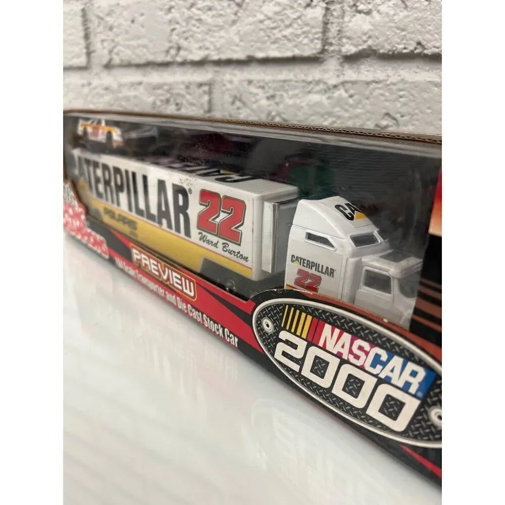 NASCAR 2000 Wade Burton #22 Caterpillar Transporter & Car 1/64 Scale